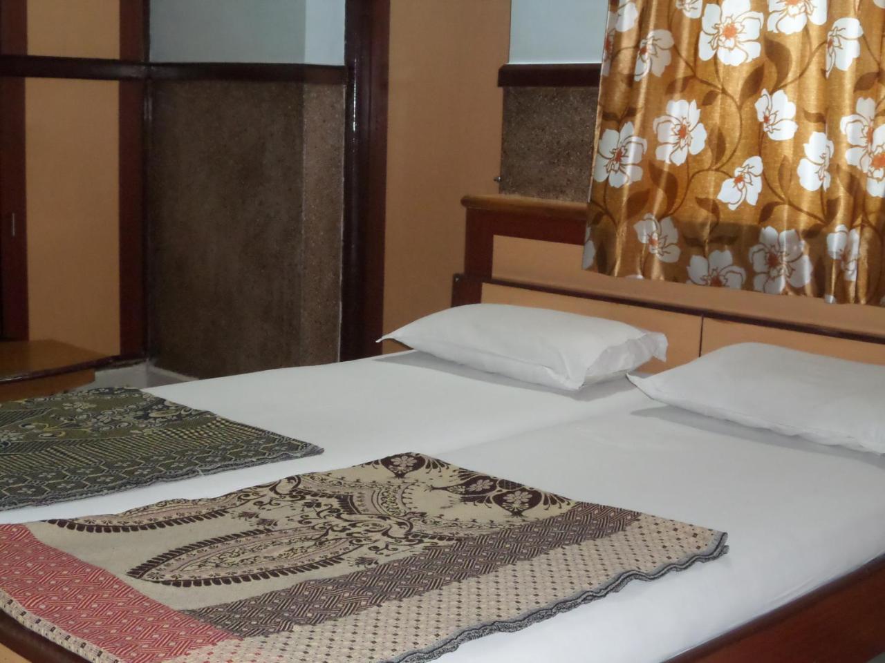 Hotel Padma Насик Экстерьер фото