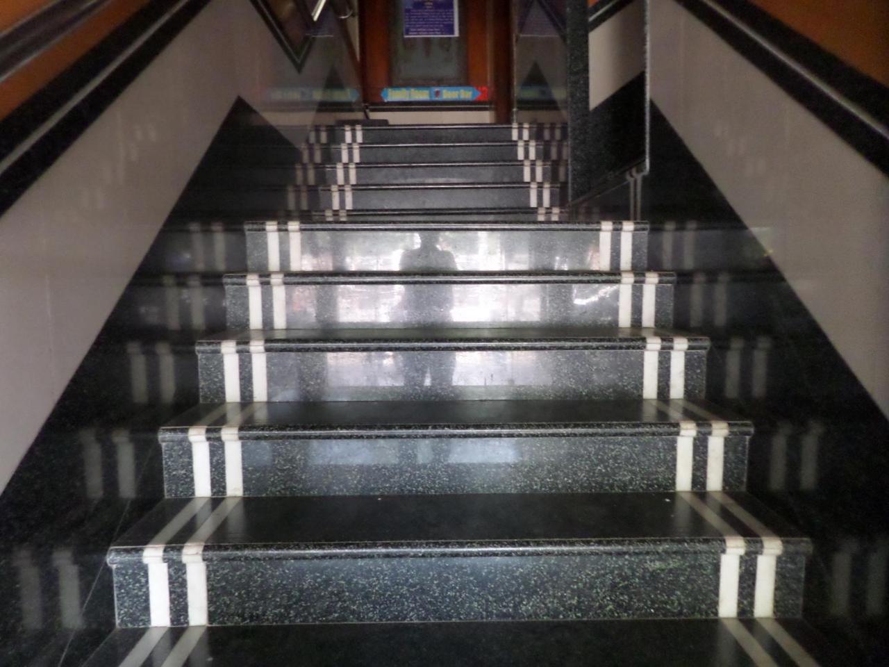 Hotel Padma Насик Экстерьер фото