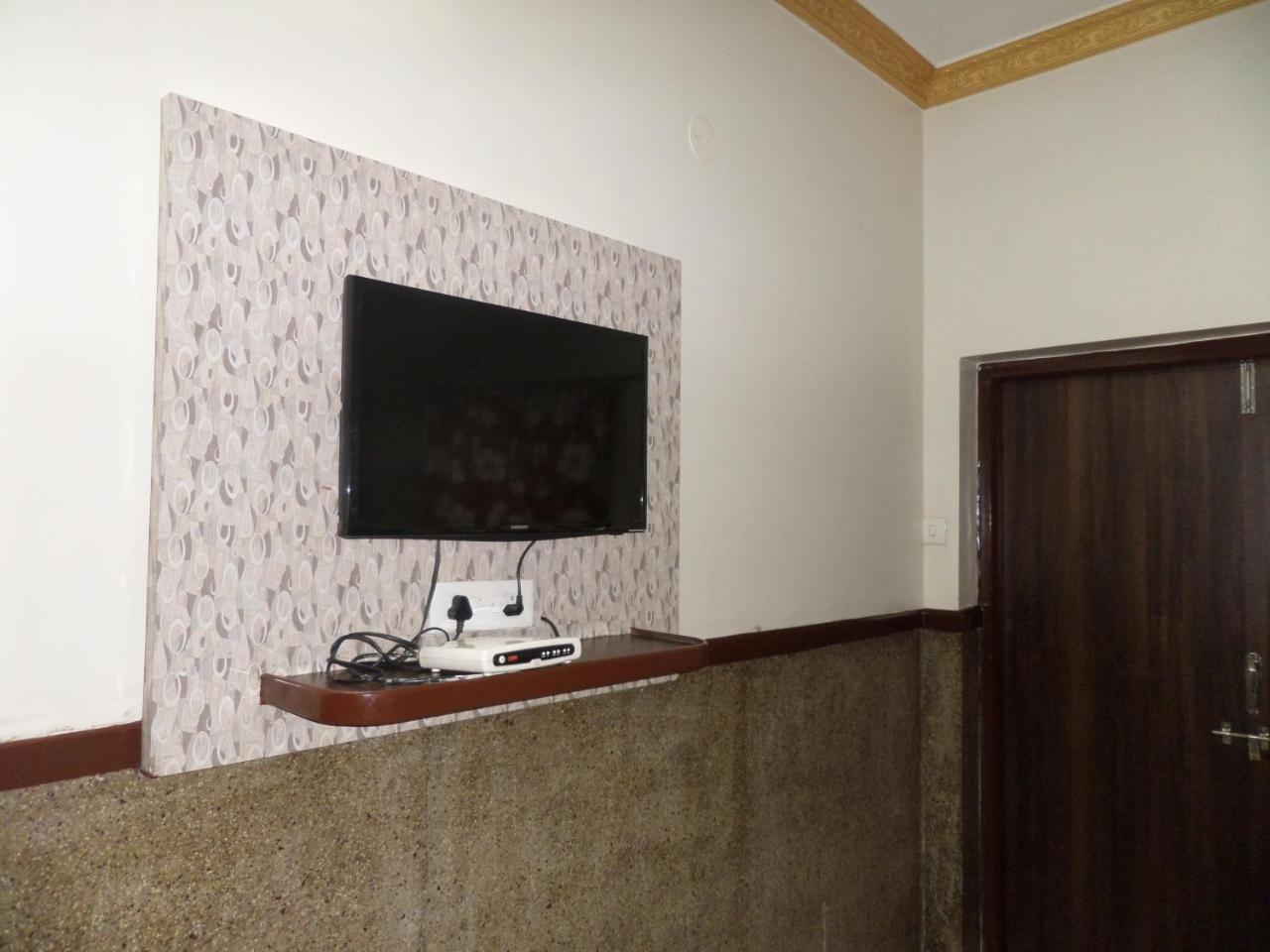 Hotel Padma Насик Экстерьер фото